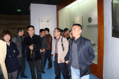 省質監局監督處、認評處黨員參觀我縣博物館，共促文化場館管理服務提升